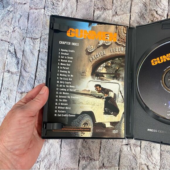 Gunmen DVD Christopher Lambert Mario Peebles Denis Leary Rated R - Picture 3 of 4